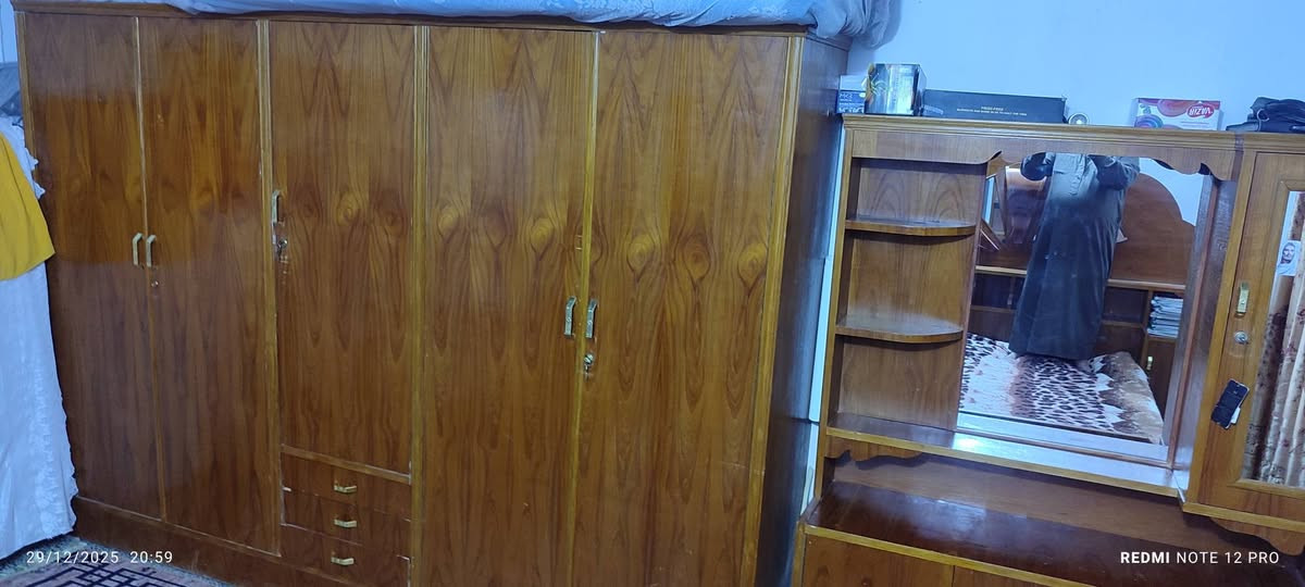 غرفة نوم للبيع صاج ثقيل 
سعر ٧٥٠ الف ..***********
