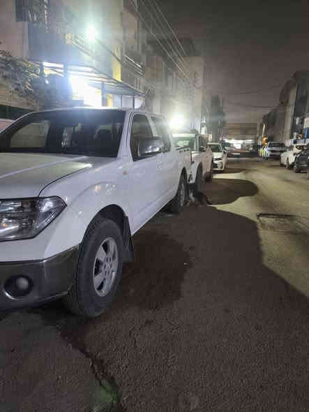 بيكم نيفارة موديل 14 كير اوتو مابيها صبغ بس بارد وتعديل بل ركبة مال شاصي السيارة نضيفة ومعاملة الرقم علية تستلم صافي السعر 130  بيع او مراوس وبيها مجال الرقم *********** بغداد
