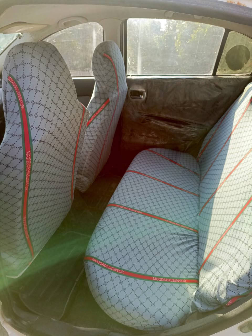 السلام عليكم سياره فأولي البيع سياره حلوه ونضيفه مال جناي ورقم نكليزي توه شاده مكينه وكير خير من الله حداده حلوه رقمها بصره كهربيات كله شغاله وشاشه شغاله تجي وشوف بعينك والسعر 40 وبيهه مجال قليل العنوان البصره قضاء القرنه 
رقم الهاتف ***********
