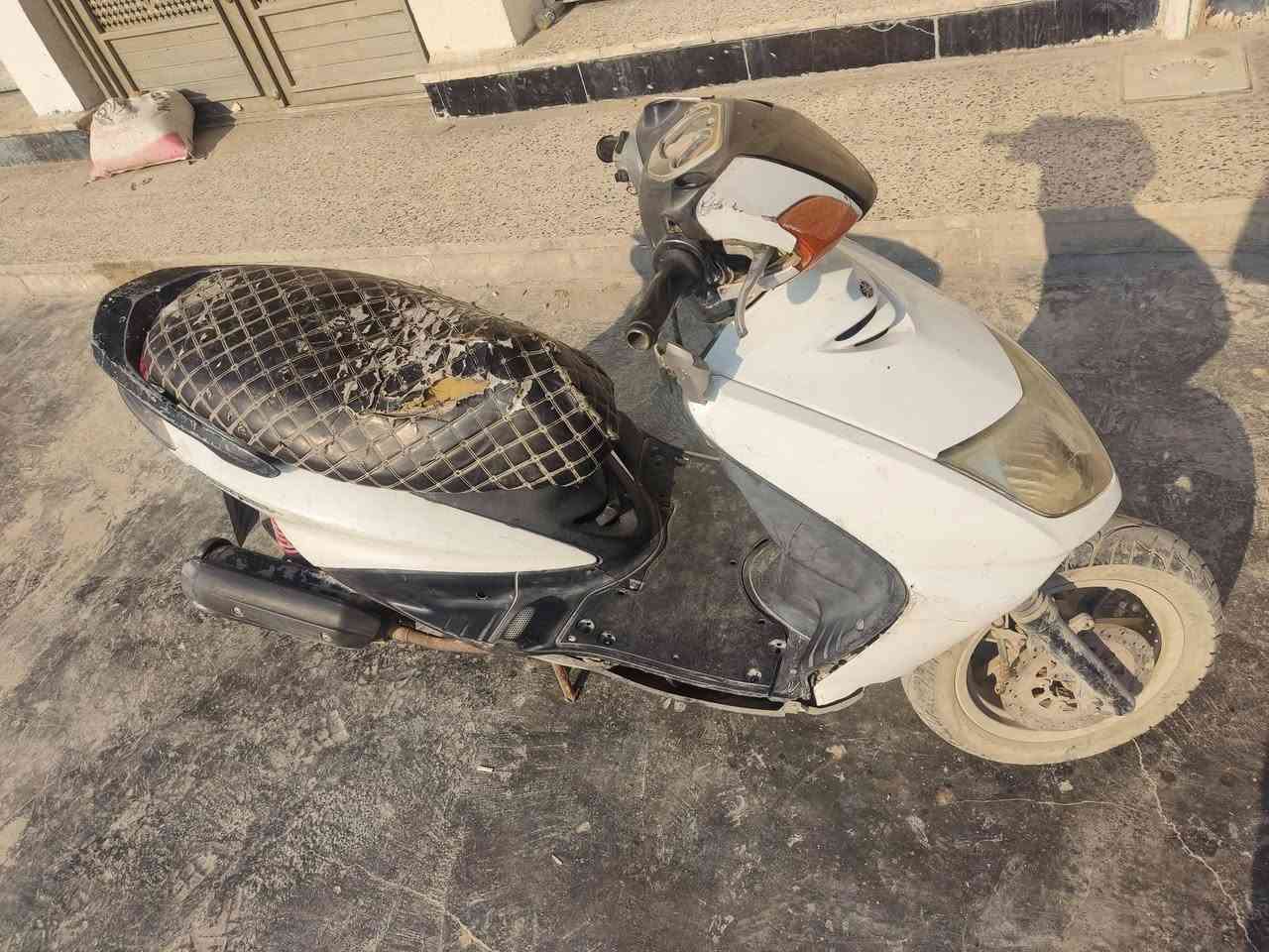 السلام عليكم دراجه سكنس ياباني دراجه محركه نضيف ولكشر هاذ شوف عينك تشتغل نگره سلف / بغداد مدينة الصدر /سعرها/ 250/ الرقم ***********
