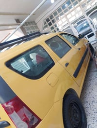 رينو لوجان • ٢٠١٠ • سبعة راكب