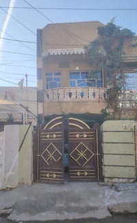 دار للبيع دار سكني للبيع 100متر النزال25    يحتوي على كراج وممر و الاس...