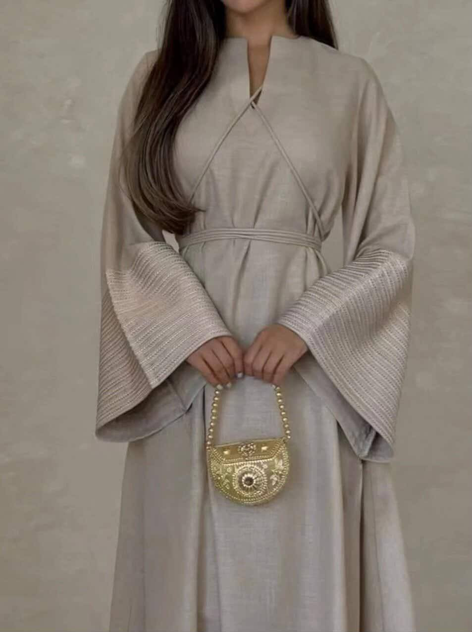 السلام عليكم بنات عندي هذا هو فستان هو مخور اشتريته وطلع جبير عليه ويلبس احجام خاصة قياسه 2XL اشتريته ب45 وبيه مجال للستفسار عن باقي تفاصيله خاص


**إذا كنت صاحب هذا الإعلان وتريد حذفه لأي سبب، رجاءا أرسل رسالة إلى الدعم الفني**