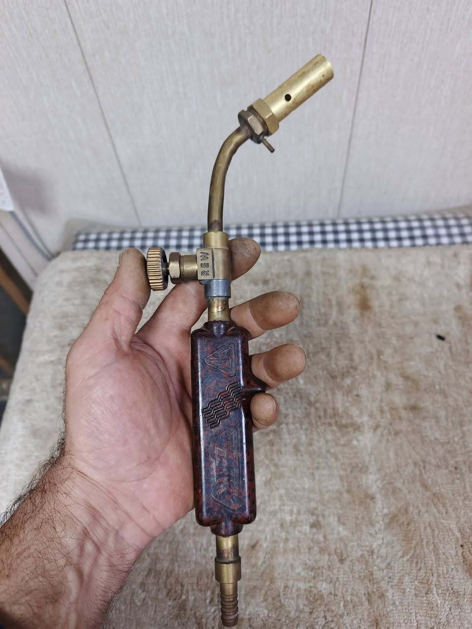 جهاز لحيم الاستفسار واتساب او ماسنجر***********
