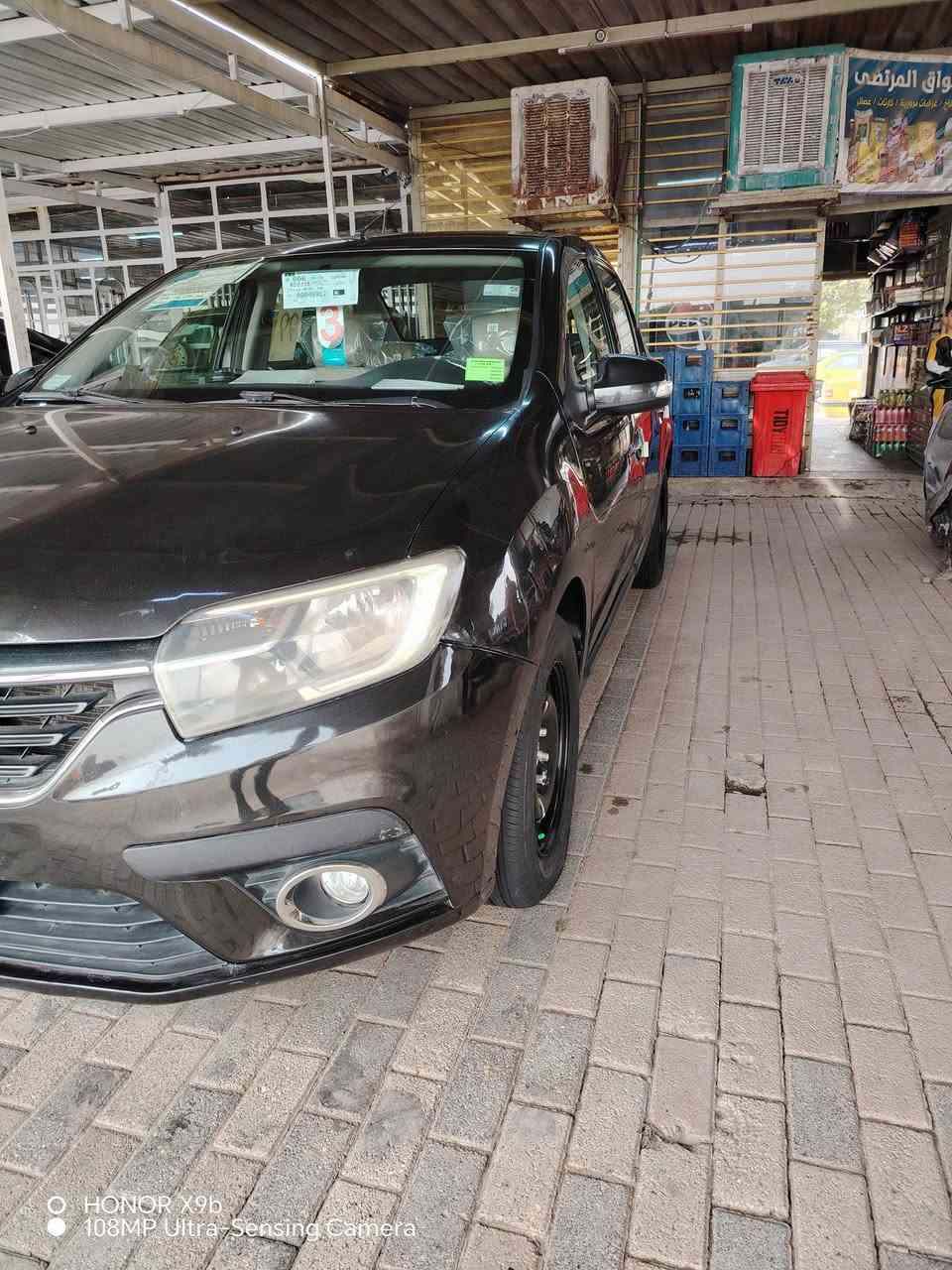 السلام عليكم رينو مديل 2019 مكفوله بس صبغ شويه قبق جنطه مكينه كير صدر تبريد كله مكفوله كفاله عامه تخم تايركفاله مداور ثاني يوم العنوان الحبيبه الرقم *********** السعر 73
