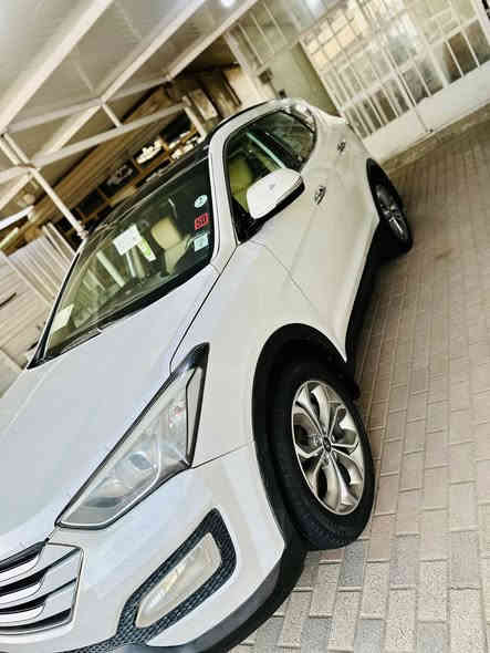 للبيع سنتافية خليجي 7 راكب موديل 2014 قمارة بنرامة ماشية 141 الف حقيقي شرط الفحص 
محرك 2400 
كير محرك كفالة عامة برغي مامفتوح بيهن 
بدون صبغ السيارة فقط رشة خفيفة بالتكمة يم السايق اثر شخط زغير وبيها 3 حالوبات بالبنيد وباقي التفاصيل بالصور سيارة جديدة كلش ونظيفة برغي مابيها نقص 
تخم تاير جديد صدر امامي خلفي ماعوزة برغي 
سيارة مضبوطة كلش لايت زنون مكان السيارة بغداد السعر 155 وبيها مجال للمشتري 
للاستفسار ***********
