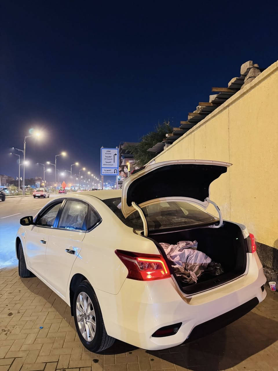 سلام عليكم ورحمة الله للبيع نيسان سنترا 2025 صيني السياره كفالةعامة ماشية 4 الف السيارة بعدهه جديده وكالة بأسمي للاستفسار ***********
