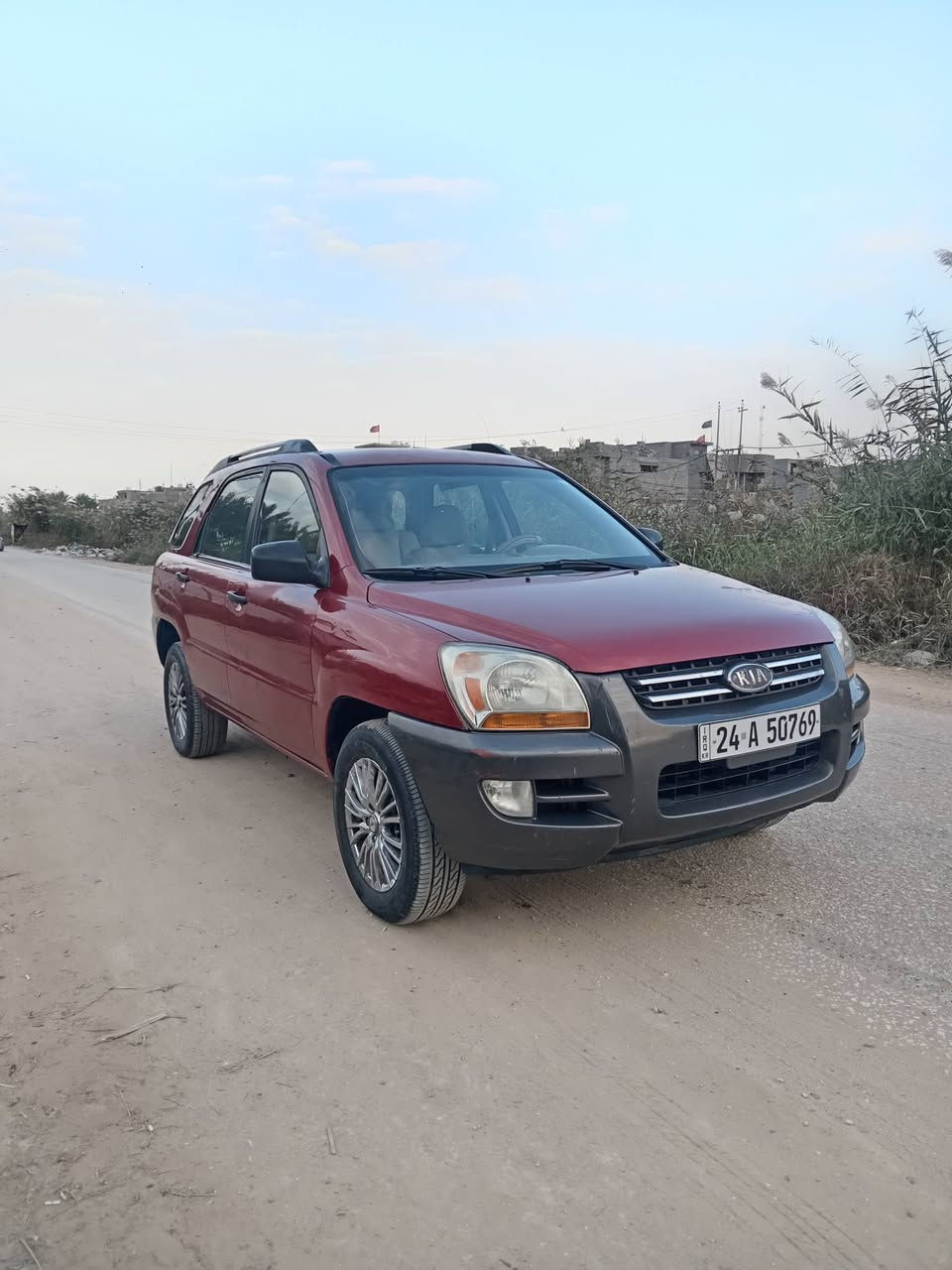 سلام عليكم سبورتج 2006 وارد امريكي محرك 6 سلندر 2700 بيه من امريكا باب الصدر مصلح نفسه وبالعراق جاملغ امامي جهت السايق مبدل بدون صبغ جيب وشد بدون دواخل ولا صبغ رقم دهوك الدولي بأسمي تريد وكاله تريد تحويل خادم سنويه لل 27 السعر 93 ومجال بصيط للاستفسار *********** متوفرواتساب العنوان كربلاء
