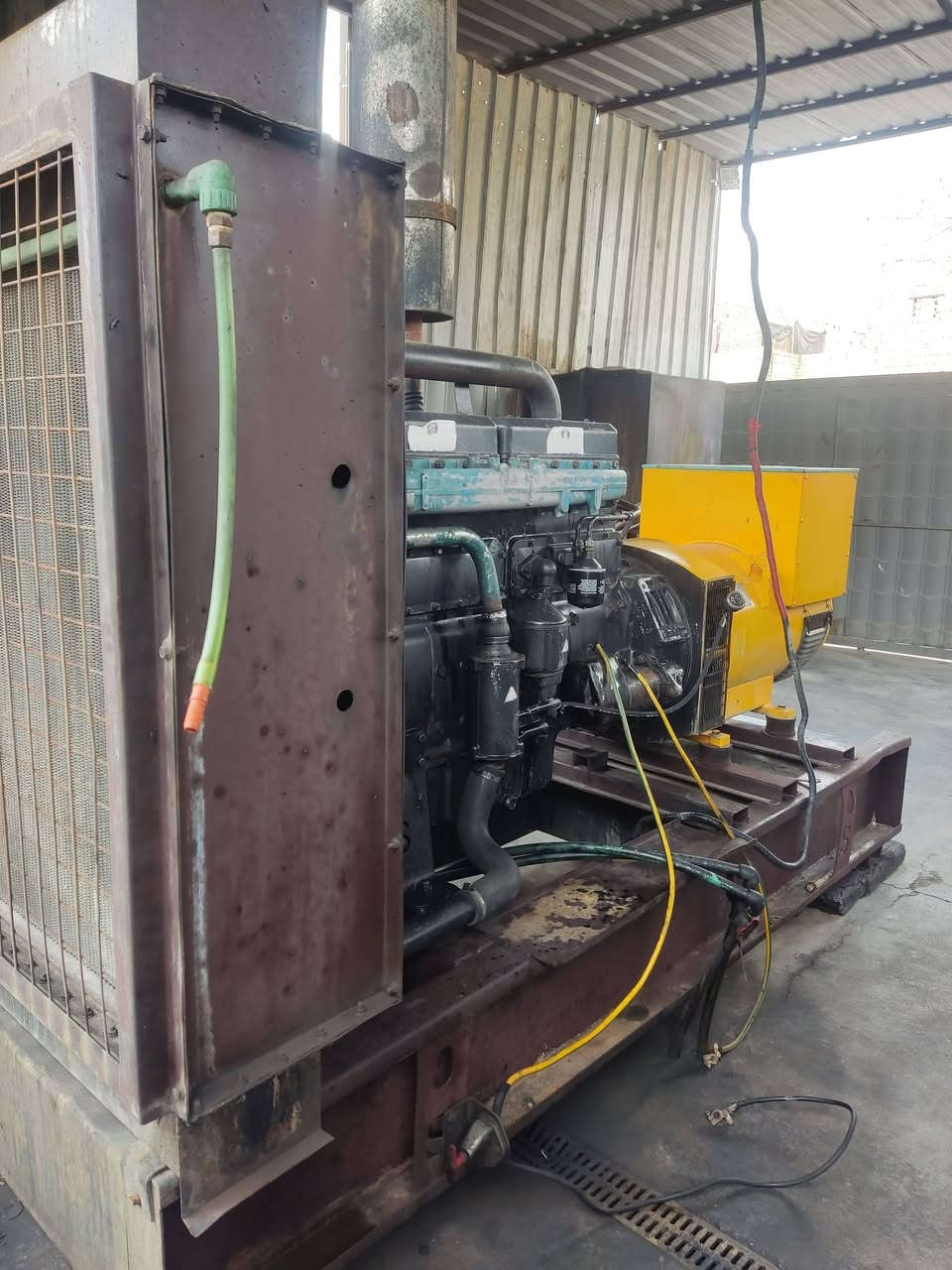 السلام عليكم 
للبيع سكانيا 113 بم 88 راس توليد 300  كيفي مولد نظيفه تاخذهه عل حمل السعر 70 ورقه 
مكان المولد بغداد للاستفسار  ***********
