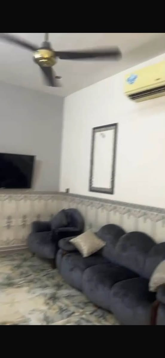 السلام عليكم بيت ب ام الكبر مساحه 75 طابق واحد 
اي استفسار تصل على الرقم 
***********
