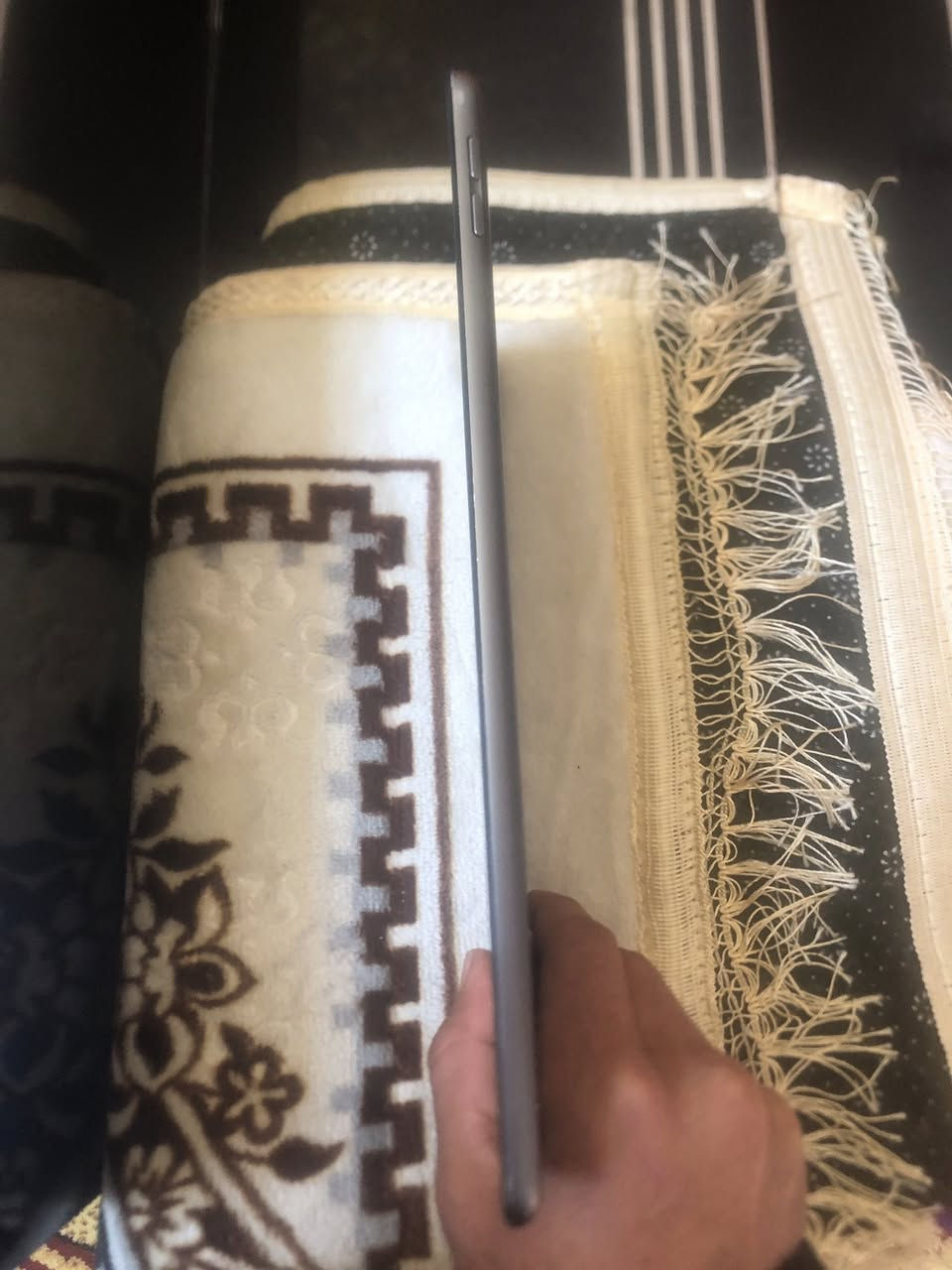 ايباد ٩ للبيع كلش نضيف كارتونه موجوده ب٢٥٠ المكان ديالى هبهب اتصل وادلل *********** موجود خاص .
