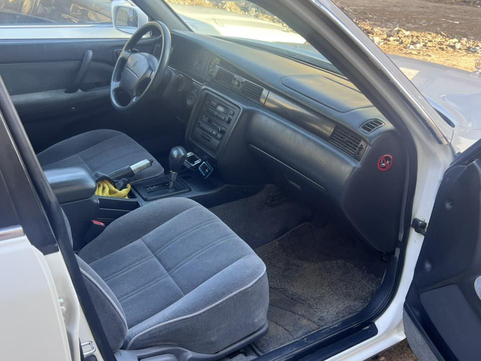 ‏سلام عليكم للبيع تويوتا كراون أيسربلادي موديل 98 رقم انبار باسمي سنوية جديدة مكان السيارة بغداد السيارة بدون صبغ الدعاميات فقط صبغ ￼ للاستفسار ***********￼￼
