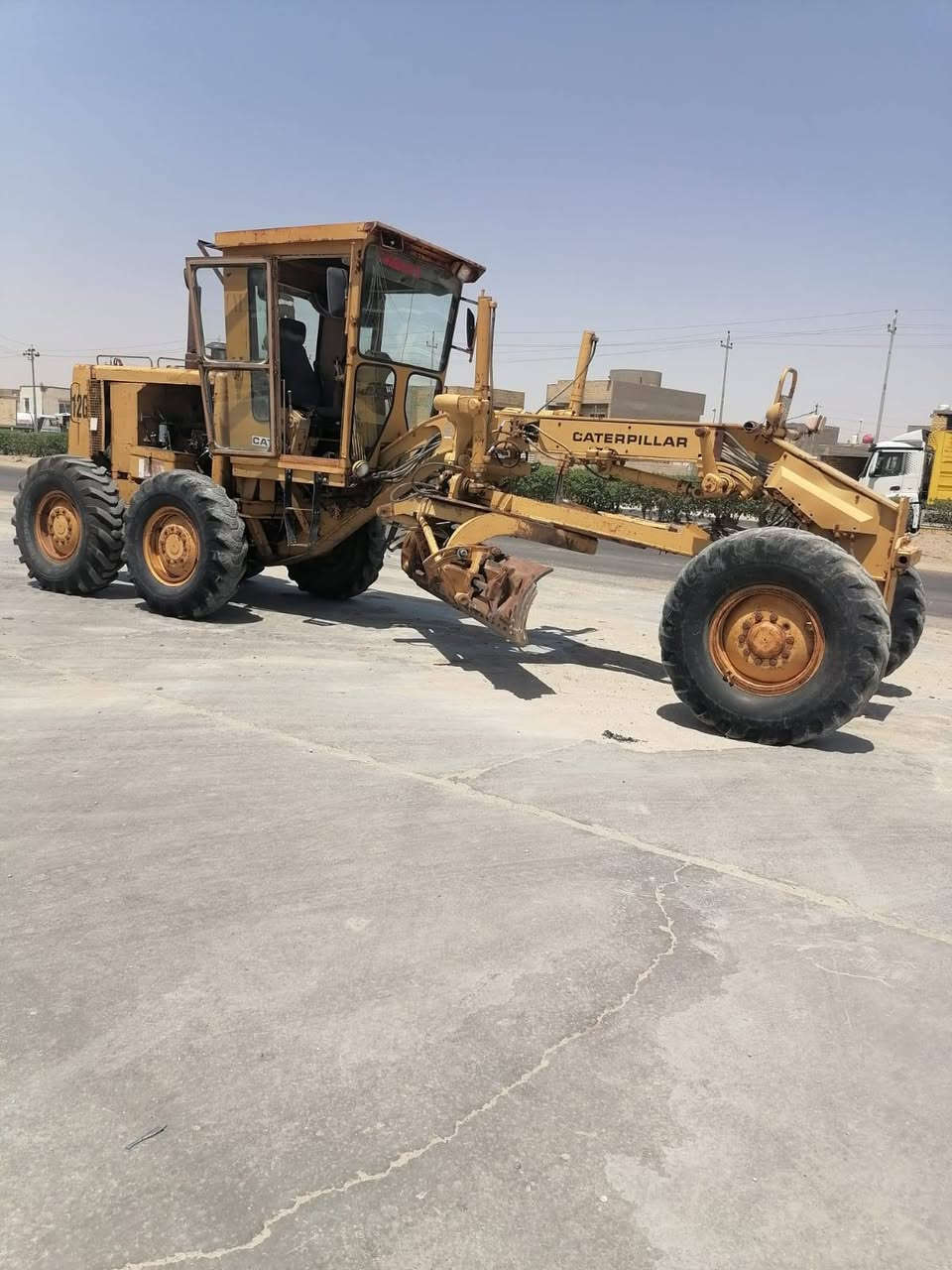 السلام عليكم كريدر للبيع كتر جي 12 موديل 82 مكينه جهازه السعر ع خاص ***********
