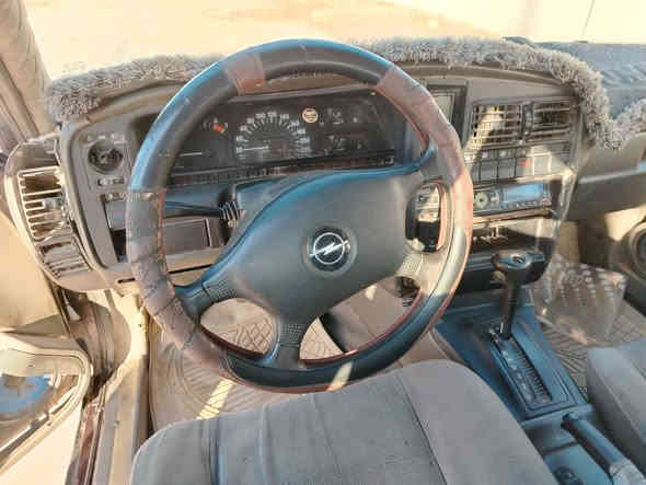 اوبل اوميكا 1992  سنويا خضرا شرط التحويل كابون بنزين كير اتوماتيك شرط
مال كصا محرك 24 بي بخار جام امامي كهرب سلايت
طخم الأمامي مبدل جديد باتري جديد يعوزها وجوه ابواب
السعر 25  وبيها مجال ***********
***********
