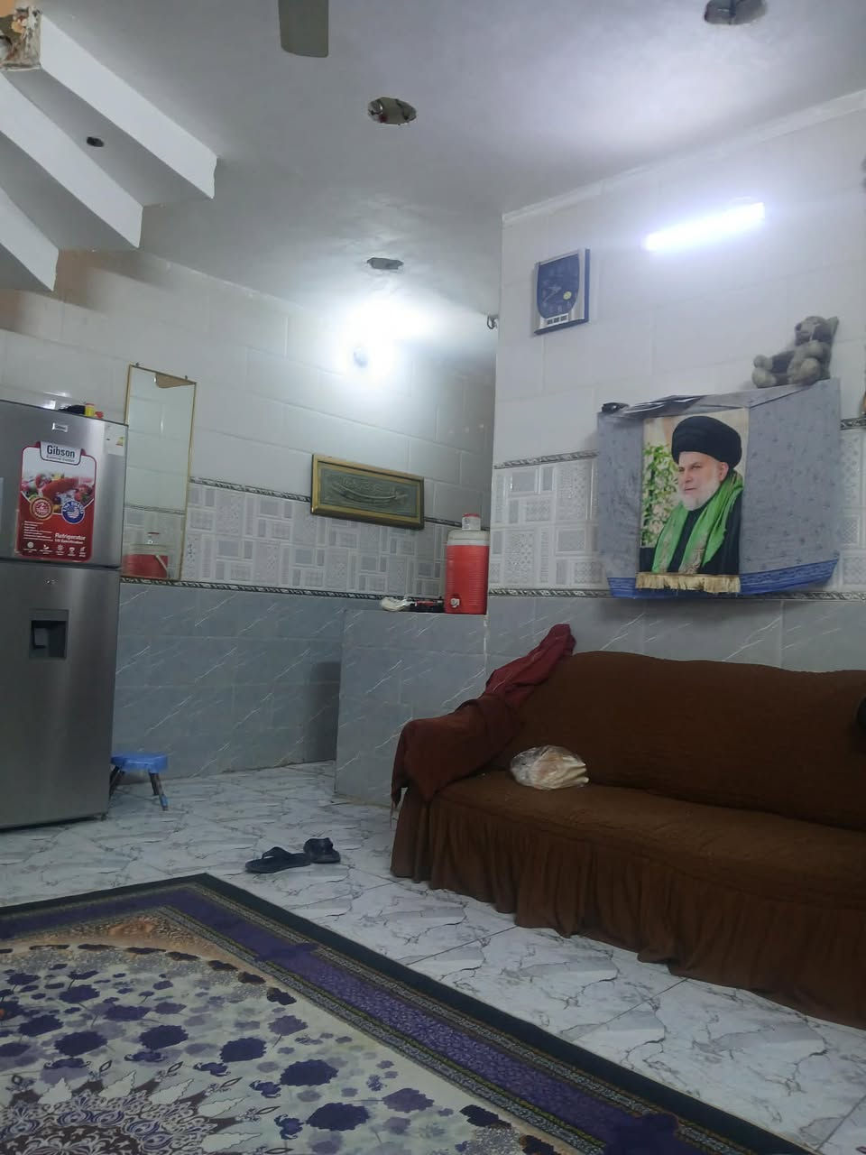 السلام عليكم 
بيت للبيع تجاري  على شارع الحشد 150 م رقم العقار 2473 مقابل ال 27 طابقين يتكون من ثلاثة غرفة نوم واستقبال ومطبخين وصالة بناء درجة أولى سعر 160 مليون 
للاستفسار  ***********
