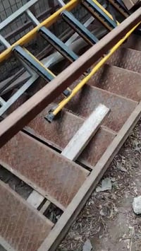 شباب درج حديد هوا والقاعدا مالته طول مالته 6مترات والعرض متره السعره40...