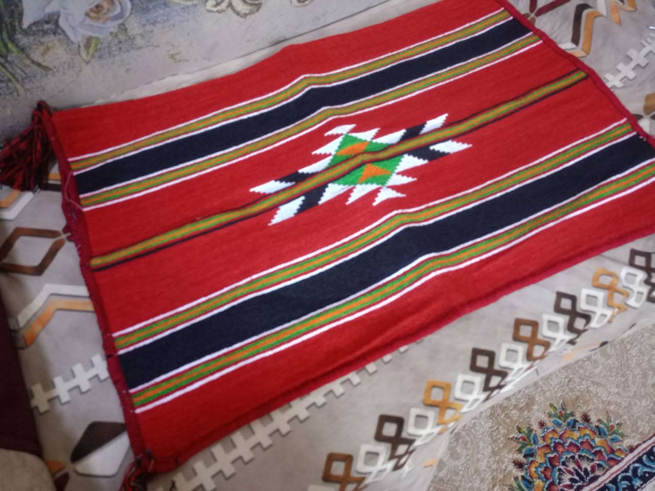 جديد ما مستعمل بس جربته اخذته ب 5 وابيعه ب 4 الاف مكاني ماجدية فلكة الماجدية
***********
