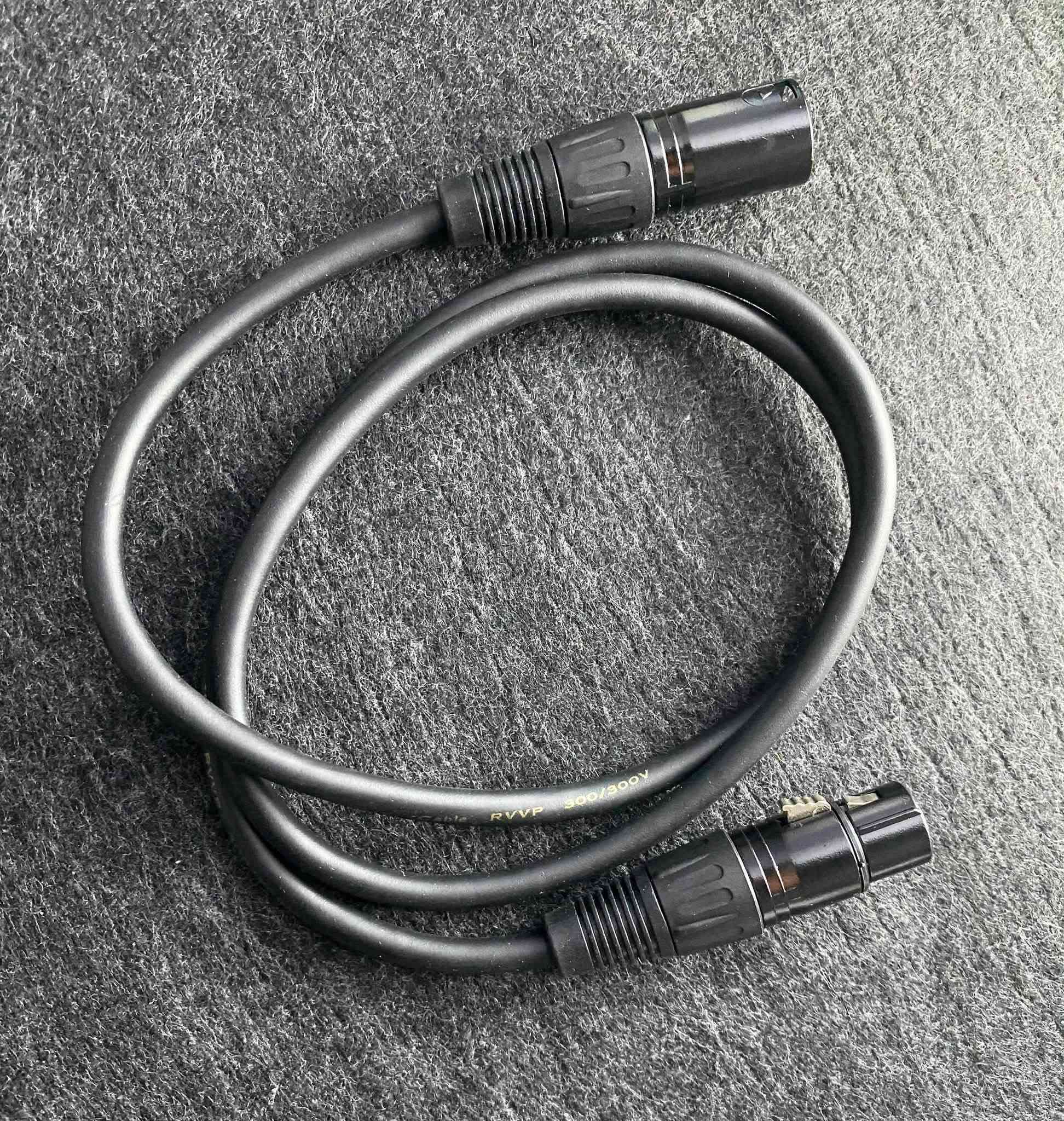 💥متوفر 💥
✅ أوتار كيتار كهربائي نوع
Ernie Ball Regular Slinky 2221
عدد 14 سيت (أمريكي أصلي )

✅ كيبلات XLR عدد 20 بطول واحد متر

كله جديد غير مستخدم 📦
للاستفسار راسلني 📩
متوفر توصيل 🚚 

#قيتار #اوتار #موسيقى #Pedalboard #Guitar #معدات_صوت #عازف #استوديو 🎶#كيتار #كيتار_كهربائي


**إذا كنت صاحب هذا الإعلان وتريد حذفه لأي سبب، رجاءا أرسل رسالة إلى الدعم الفني**