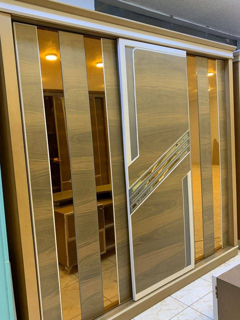فوري علي التحميل
غرفه نوم 
دولاب 250 ارتفاع 225
كبس محمل ملزوق قشره ودهان دوكو
سرير 160*195 بتنجيد ولليد
2كيمود 40*50
تسريحه 130ارتفاع 85  
بنكت 120 بتنجيد
Tmg


**إذا كنت صاحب هذا الإعلان وتريد حذفه لأي سبب، رجاءا أرسل رسالة إلى الدعم الفني**