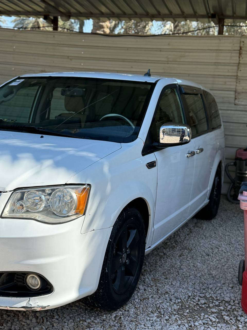 السلام عليكم 
دوج كرفان ٢٠١٩ 
السونار داخل الصور 
٣قطع تبريد جام كهرباء
كشنات بلع
تخم تاير جديد حداديه جديده 
المكان حله 
للاستفسار ***********
