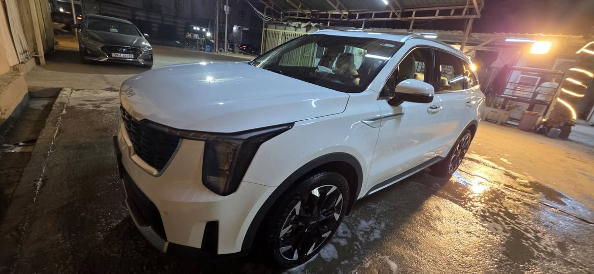 سورنتو خليجي موديل ٢٤ لون ابيض.  محرك ٣٥٠٠ كير موس. حساسات امامي خلفي. ويل ٢٠ . داتشو  ماشيه ١٨٥٥٠  السعر ٣١٠ .بيها صبغ نص الباب خلفي العبري
 رقم الموبايل ***********
