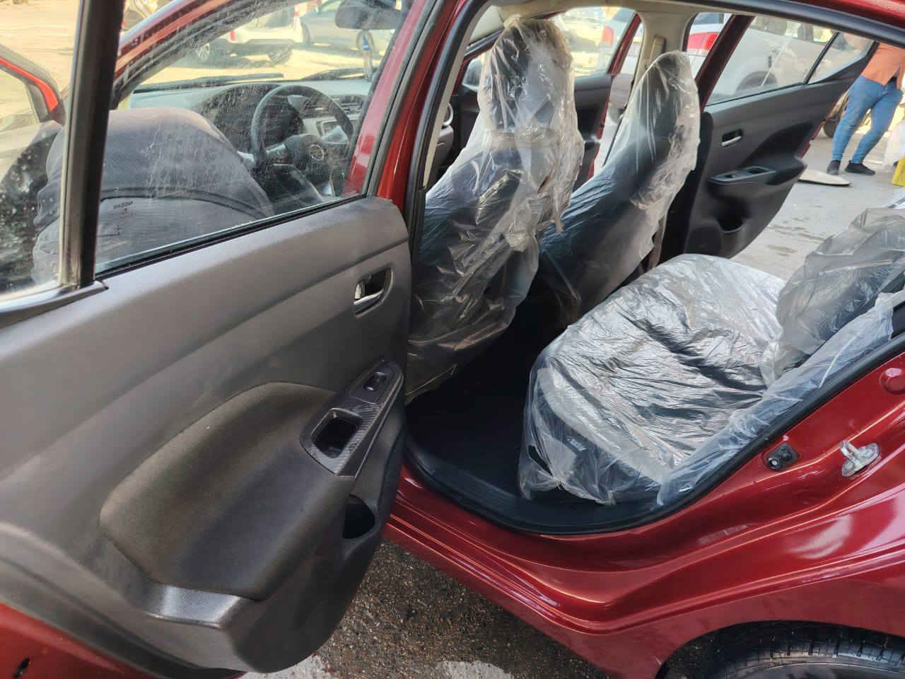 السلام عليكم 
نيسان فيرسا موديل 2022 بدون رقم( تترقم بغداد)داخله ب2023 شهر ال8 حادثها بنيد وجاملغ ايسر بدون دواخل طاك ايرباك ستيرن بس موصفات شاشه كامره بصمه حساسات خلفيه لتواصل على الرقم ***********
