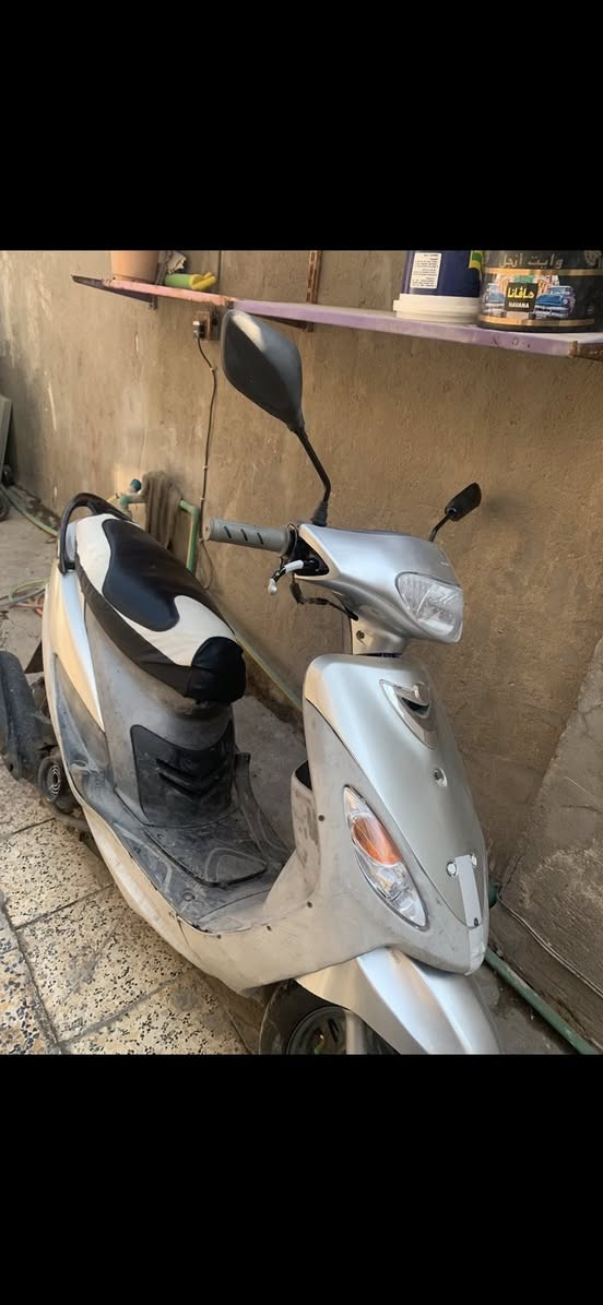 سلام عليكم ماكس منغولي دراجة نضيفة وكلشي مابيها كلشي شغال بيها بس سلف يرادلة بارد ويشتغل هندر شغالة دبلات بريكات كلشي بيها شغال شلعة مالتها تخبل بوشه 59 مزودة مكينتها تجي وتشوف بعينك كلش نضيفة وجديدة سعر دراجة ٤٠٠ وعنواني بغداد بالدورة وهاذا رقمي ***********
