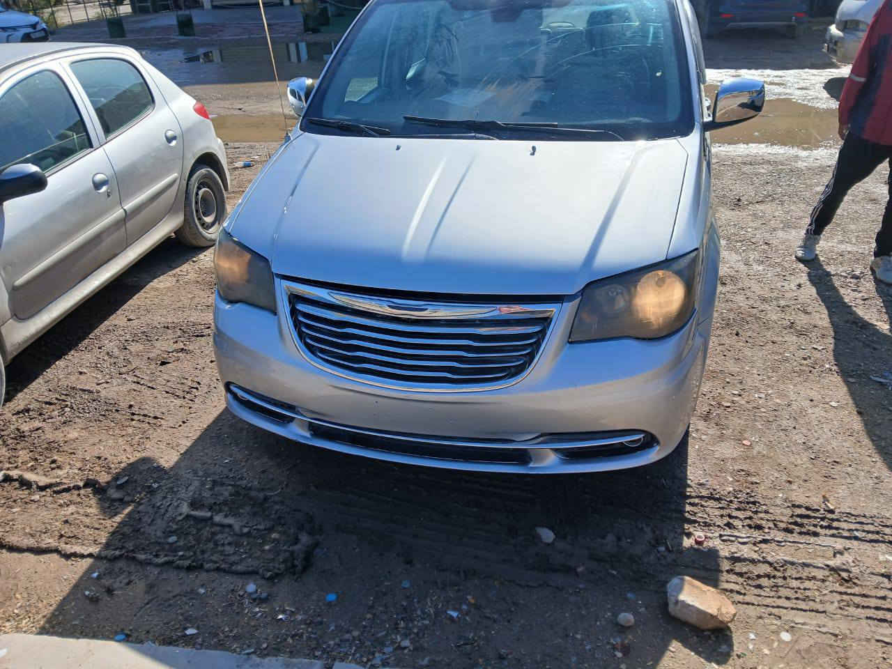 سلام عليكم كرايسلر موديل 12 فول مواصفات محرك 3600 كير مكفول ثلاث قطع تبريد بيبان وباب صندوك كهربائية حادث جاملغ من جهه سائق شاص مكفول سيارة بسمي سعر 120ورقه وبي مجال حك جيه رقم *********** بي واتساب
