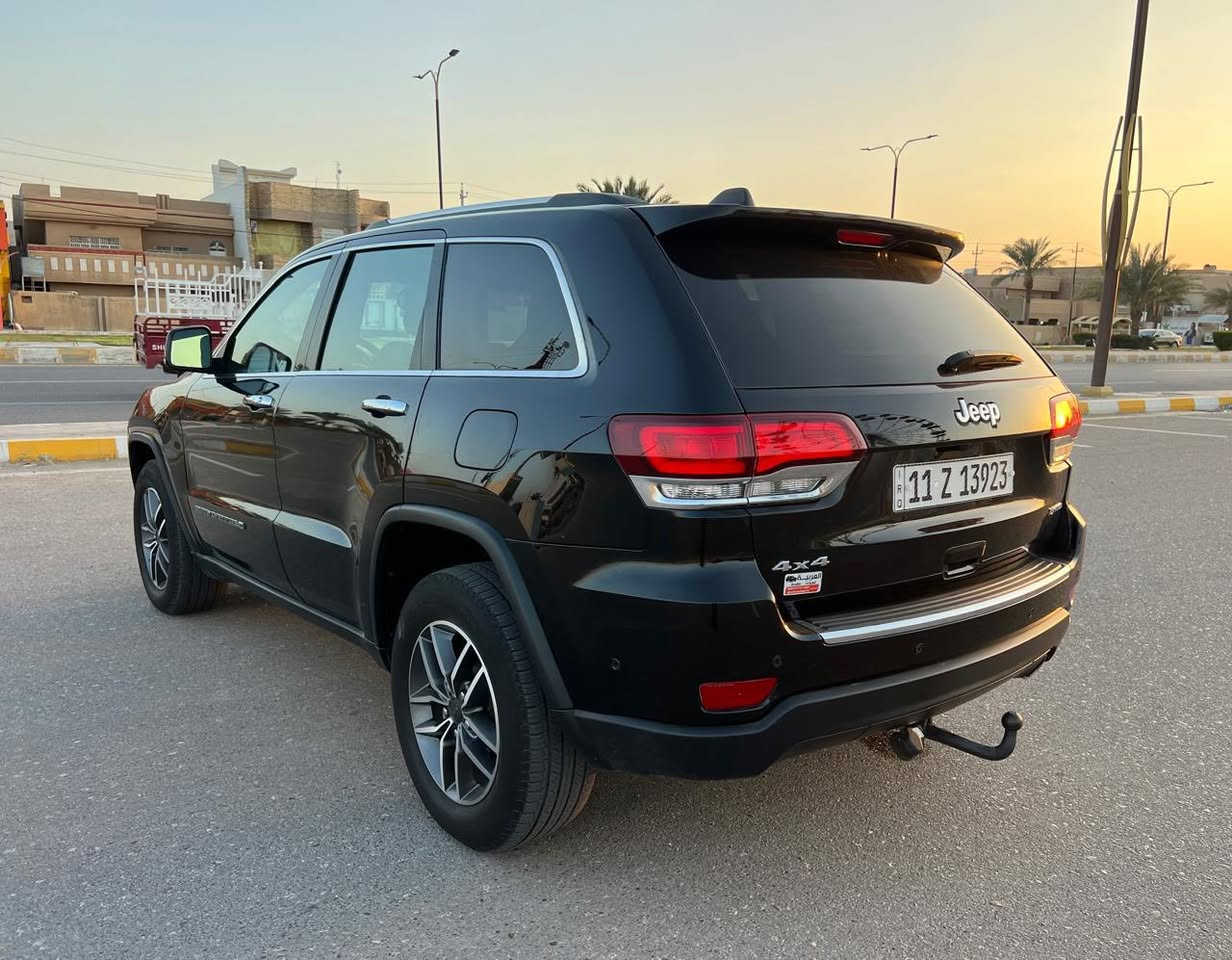 السلام عليكم للبيع
2022 jeep grand Cherokee limited 
2022 جيب جراند شيروكي لمتد

محرك 3,600 V6

المواصفات وكل المعلومات عن السيارة مذكورة بالفيديو 

صورة السونار من ضمن الصور 

السعر المطلوب 27,500 $ 
 
اي استفسار الاتصال على ***********
