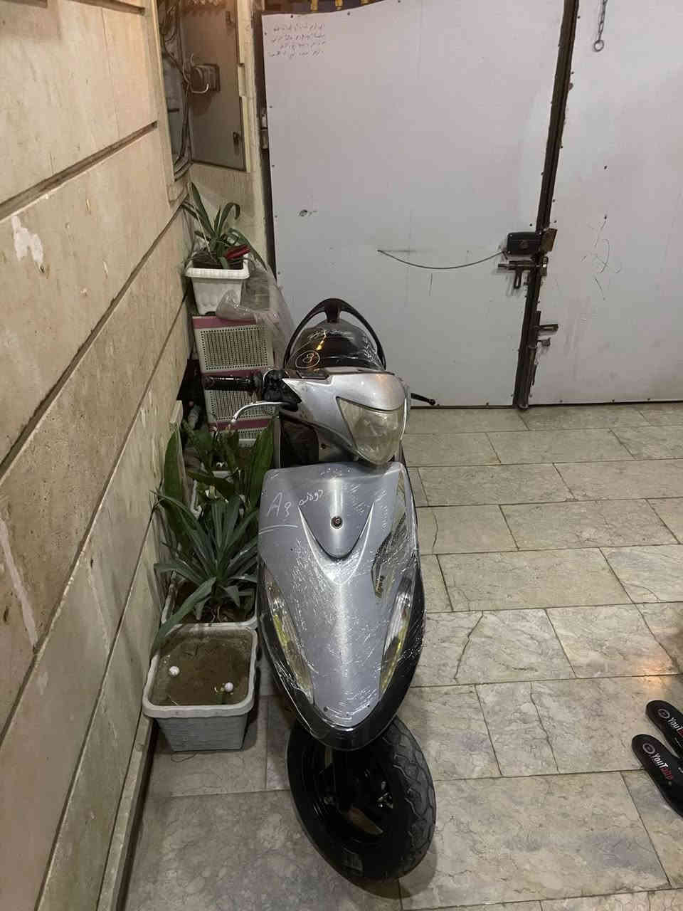 السلام عليكم عندي ماكس عدله لبيع 
سلف 
هندر 
كهربائي 
مختمه 
بلادي الدراجه 
ما مفتوحه 
الاسعر 
700 
بيه مجال حك جيتك فقط
العلوان بغداد العطفيه قرب جامع براثه 
***********
