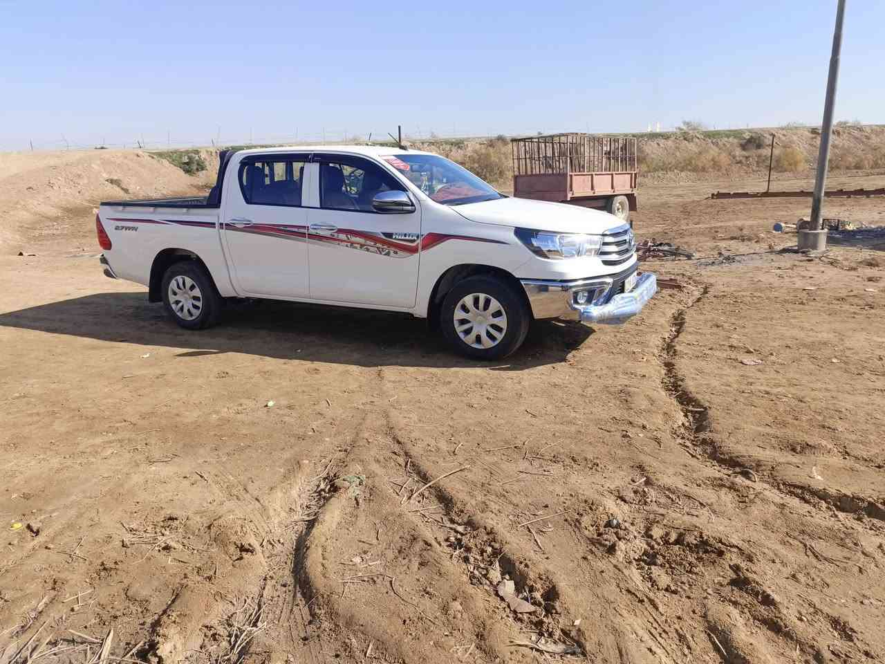 سلام عليكم سياره البيع بيكم سياره كير عادي سياره مكفوله كفاله عامه ماشيه 4500 مكان سياره ميسان وهاذ رقمي ***********
