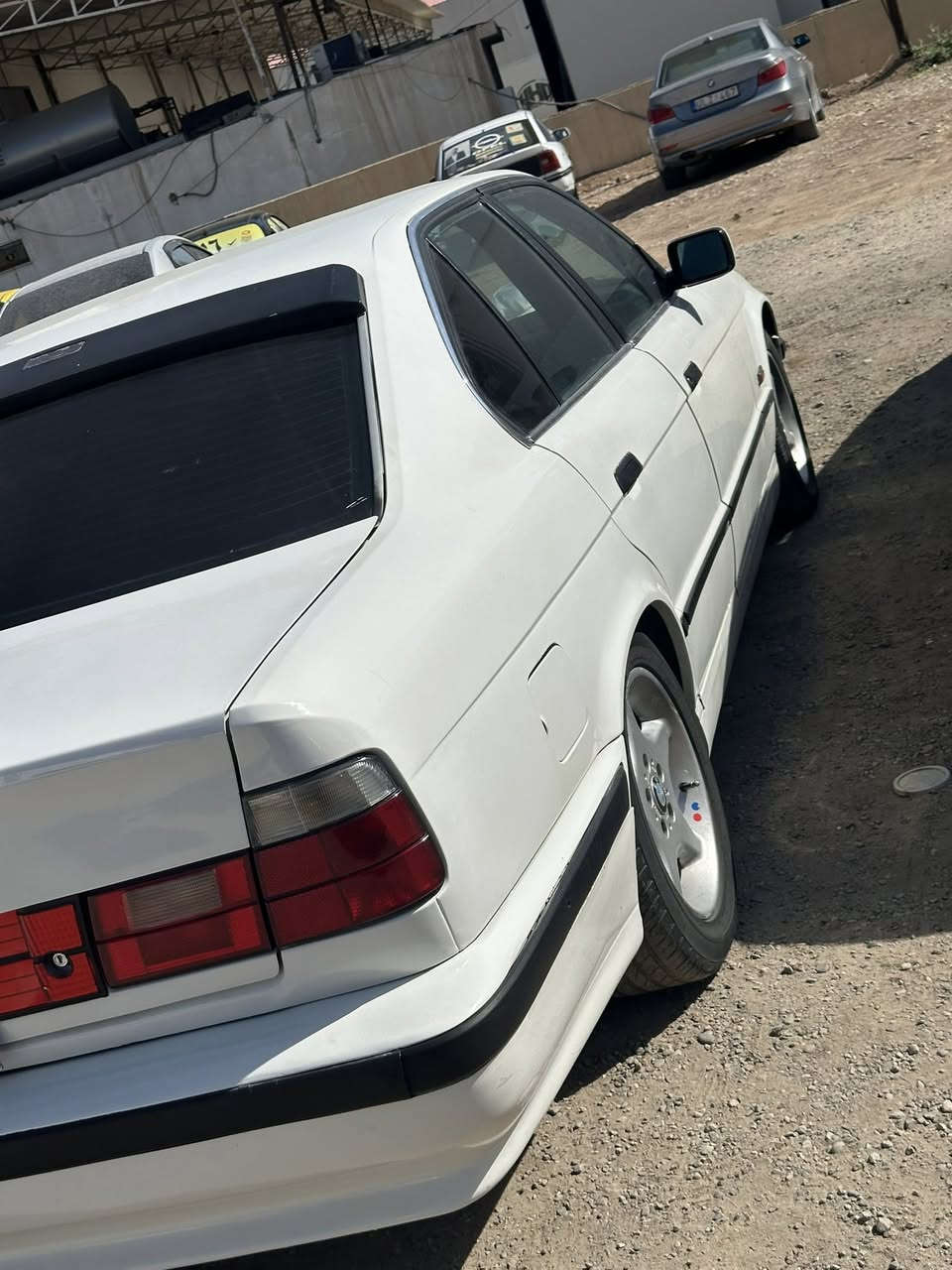 BMW /حجم /520/89
سيارة معمرة تعمير كامل صبغ دوشمه كير مكينه كلها بشرط تبريد شرط طخمها جديد كهرباءيات بشرط سيارة تبريد تدفئه كلها كامله بدون اي مصرف الله شاهد بدون دعم طخه فقط بجاملغ تفاصيل كامله منزل مراحل التعمير هم …مكان السيارة دهوك  سعر السيارة 56$ ورقه ومجال قليل وعليها غرامه 10ورقات تمزل من السعر وكاله بااسمي تحويل شرط 
للاستفسار اتصل موشراي يرحم والديك لاتتصل ***********
