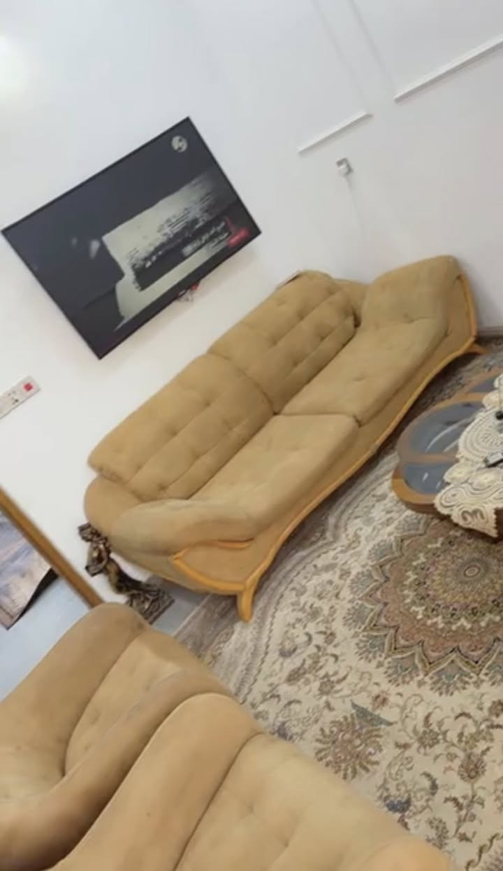 #تخم_للبيع📌👇🏻
تخم تركي 8 مقاعد بي مخزن وسرير استخدام شهرين فقط نظيف 💯‎%‎
العنوان #بغداد_البلديات📍للمزيد مراسلتي✅👍🏻


**إذا كنت صاحب هذا الإعلان وتريد حذفه لأي سبب، رجاءا أرسل رسالة إلى الدعم الفني**