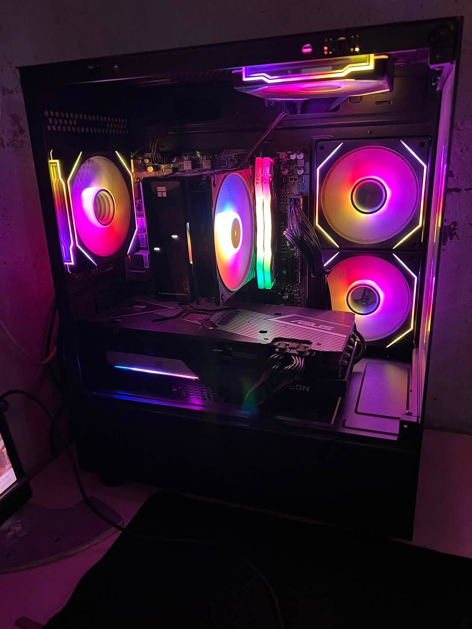 كيس البيع
Amd R 5 7 600x
Amd RX6700xt asus tuf gemng 
por750w
M.2 1t gn4
مبرد هواي زت ماتك  بي شاشة 120
B650m 
RAM DDR5 2 16gb 6000hz 

السعر مليون 1400
بغداد سبع قصور
هاذا رقمي عل واتساب ***********
