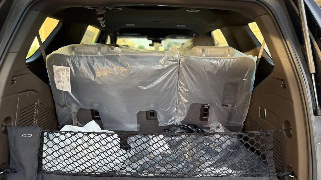 سلام عليكم اخوان
تاهو موديل 2025 خليجي ضمان وكالة المنصور سيارة كفالة عامة من جميع النواحي  كير مكينة شرط فحص

ماشية 3000 زيرو على وضع شركة 

رقم# بغداد  باسمي تحويل ثاني يوم 

📌السعر 575  ورقة وبي مجال 

📞للاتصال ***********

المواصفات 
4 كامرات 
كامرة دوارة 
لون اسود ملكي 
حجم المحرك V8 5.3L
مرتبط بناقل حركة أوتو 10 نمر
رادار + تحديد مسار + مانع تصادم + نقطه عمياء مفتاح التشغيل بصمة 
تشغيل عن بعد 
دفع خلفي RWD 
اريل نفكيتر 
حساسات أمامية 
حساسات خلفية 
لايت زينون + LED 
بك لايت LED 
دخول بصمة ذكي 
ويل كب 18
حساسات ضغط الاطارات 
اشارة في المرايا الجانبية 
ماسحة خلفية 
نوع الكير / تعليق
هاند بريك كهرباء 
دشبول شاشة ديجيتال 
شاشة جبيرة حجم 17 + Apple Car play
شفتات مقود 
مثبت السرعة Cruise 
المودات والاوامر الصوتية 
مخرج منفذ الطاقة 
تتسع المقصورة ل 8 ركاب
حركة المقاعد الأمامية كهرباء
ثلاجة 
تبريد لمس مناخين منفصلين 
3 قطع تبريد 
أوضاع القيادة Drive Mode 
أوتو هولد Auto Hold 
نظام مانع الانزلاق 
نظام نزول المنحدرات 
نظام تحديد المسار
نظام اطفاء وتشغيل المحرك التلقائي
تطعيم الدواخل ألمنيوم
