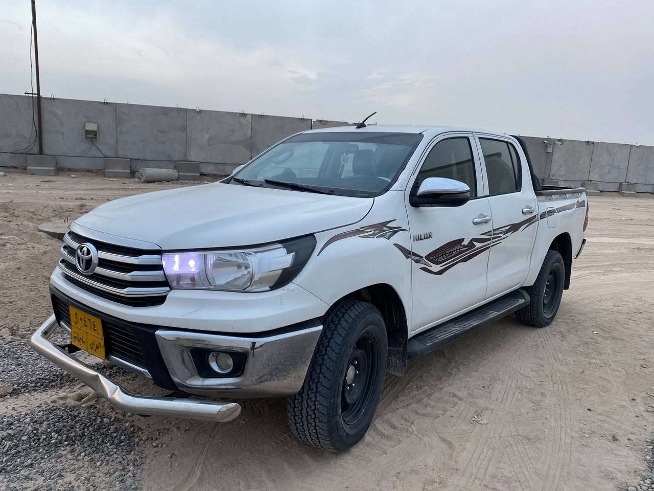 السلام عليكم

هايلوكس كاز فورويل موديل 18
كير اوتوماتيك
مكان بصرة القبلة

لسيارة خليجية
حالة السيارة جيدة
محرك كير مكفولات تجي وتفحص براحتك
حدادية الامامية 80%
دواخلها كلش جيدة
رقم سليمانية باسم كردي سنوية منتهية
شاشة اندرويد
كامرة خلفية 
نظام قيادة ECO / PWR
تبريد تدفئة جاهزات

لسيارة بيها طخة بلبدي صفحة العبري خلف لبك لايت ومكحلها وتاركها باقي لبدي كفالة فقط ملاحظات بسيطة مثل اكو خسفة بلتكمة يم مراية السايق واكو بارد بسيط جدا لباب السايق

( ملاحظة البك لايتات مكسورات ابدلهن الك ما تاخذها هيج) 

لسيارة استخدام شخصي ايد وحدة ما متعوبة
بشكل عام حالتها كلش تمام هاي ثالث سنة عندي مرتاحة من كاز من فلاتر من تبديل دهن اصلي بشكل دوري ماكو تاخير ابد 

لشراي ما ارده واي استفسار لرقم موجود وممكن مراوس حسب لقناعة

***********

لسعر 250 وبيها مجال حك الرقم
