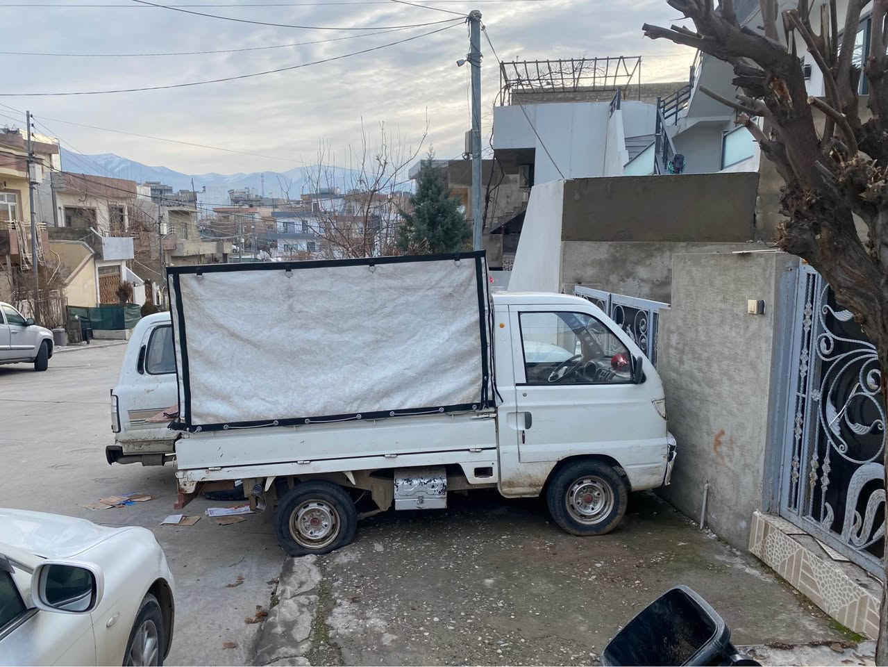 هایفی بچوک بۆ فرۆشتن مەنەفێستی عەسڵی لەگەڵە گێرو مەکینەو ئەکسلی زۆر مەزبوتە تەقەو رەقەی نیە سەیارەکە زۆر جایزەو ماڵی کەسابەتە پارەی ماتۆڕێکە
شوێن سلێمانی
*********** السليمانية, العراق
