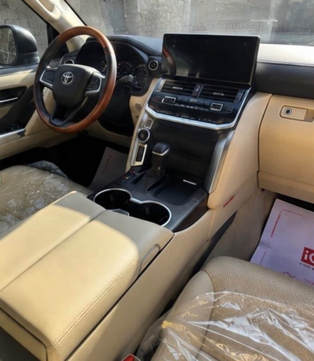 السلام عليكم
لاندكروز 2024 VX Limited وكالة SAS للبيع
السيارة مكفولة كفالة عامه، باسمي رقم بغداد
مكان السيارة بغداد
ماشيه ٥٠ الف كم
محرك 4000

المواصفات:
تبريد + تدفئة كراسي امامي
ندفئة كراسي خلفي
كامرات ٣٦٠ درجة
كراسي خلفية كهرباء
فتحة سقف
شاشة كبيرة
حساسات مري
كراسي جلد
تخم تايرات جديد

للتواصل:
*********** بغداد, العراق
