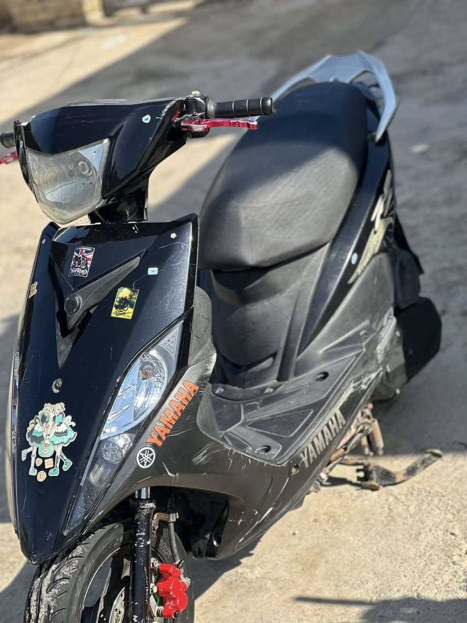 ماكس مضلع حديث 2013 دراجه كفاله عامه من مكينه وتبخير ونضوح.تجي تفحص وتاخذ  ،
بيها تزويد خارجي 
شيال مشمشي 
صالنصه صجميه 
يدات بريك كرزي 
قبق فلاوين كرزي 
ملقط كرزي
دبل خلفي كرزي 
..
سعرها 800

مكاني حله نادر ***********
