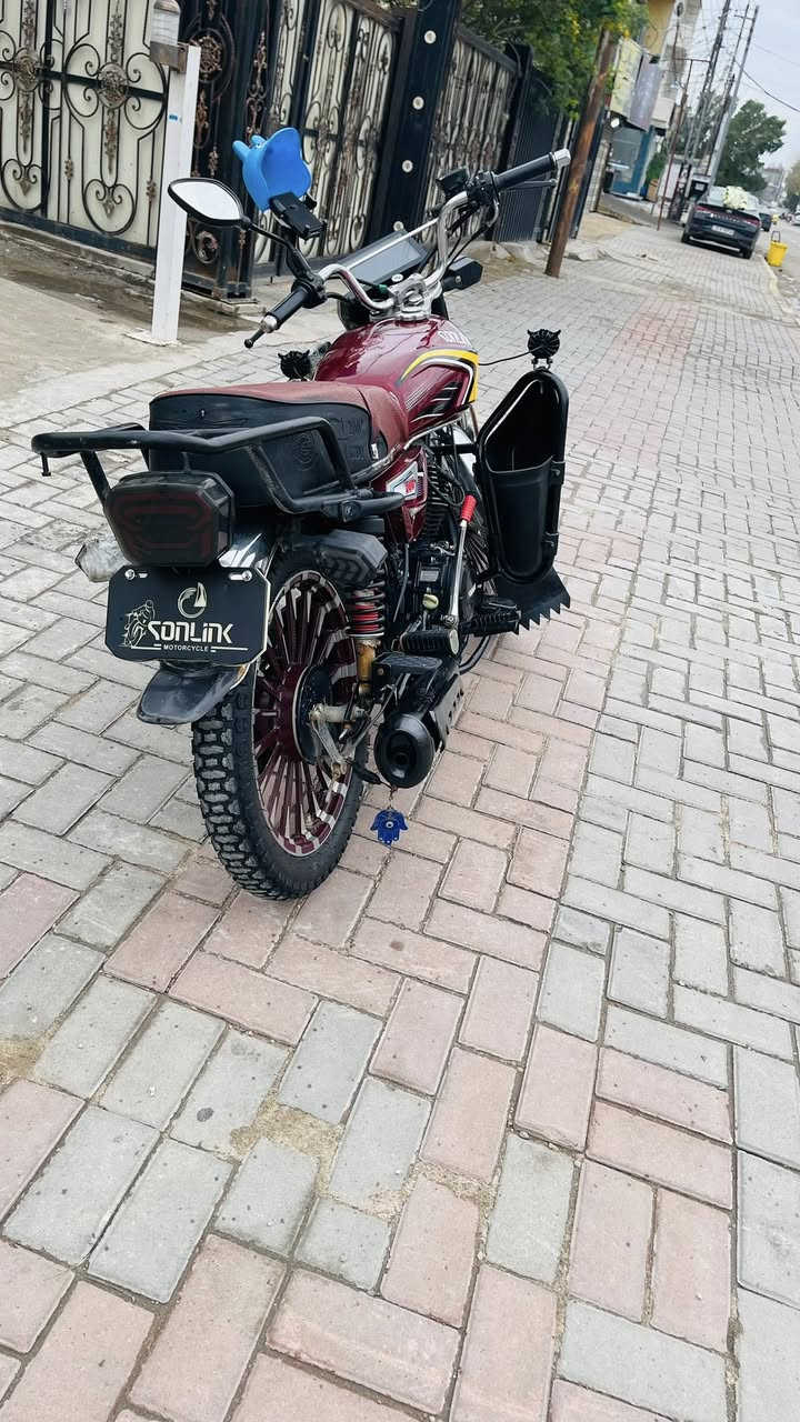 سلام عليكم ورحمة الله للبيع دراجه ايراني مديل 2025 مكينه 200cc لون ماروني لدراجه كامله مابيها نقص  شادلها درع ب ٣٠ الف وشادلها لايت لبومه ب ٣٠ الف بيها بس لشاشه تشكل مرات تشتغل ومرات طافيه ولايت مكسور شويه بس ما مأثر لدراجه شوفت عينك نضيفه وما مشتغل بيها دلفري اوراق لشراء من لمعرض عندي عنواني بغداد الدورة سعرها 750 وبيها مجال بسيط وهذا رقمي بي واتساب ***********
