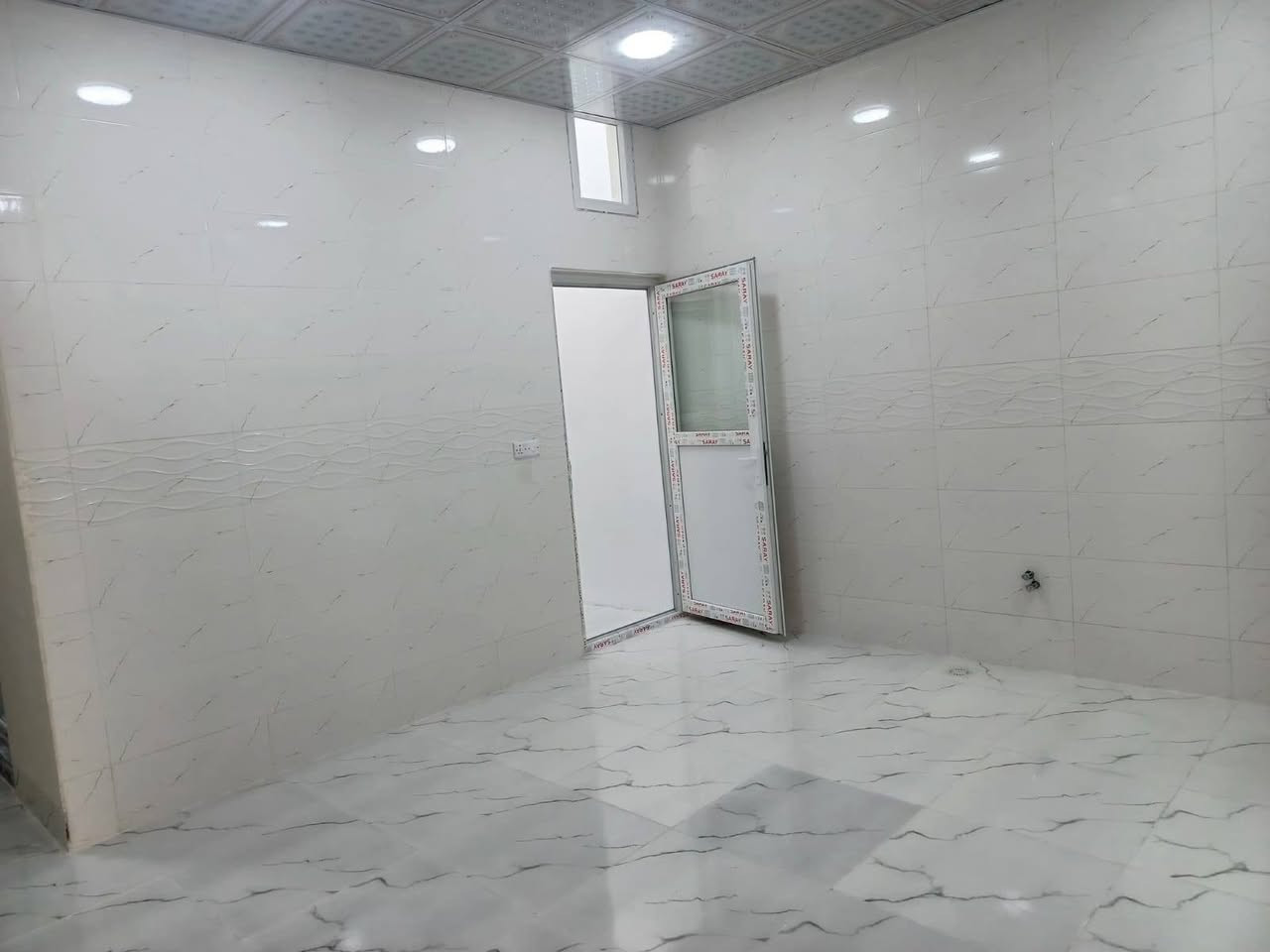 اعلان 
بيت المساحه ١٠٠م طولاني بيت صفر منطقه ٥٥ قرب مدرسه الاصمعي تبريد مركزي 
السعر ٧٥ مليون مع مجال 
مكتب السند سايدين كوباني الجديد قرب صيدليه غصن الزيتون 
للاستفسار الاتصال على الارقام التاليه ابو كيان 
***********
***********
