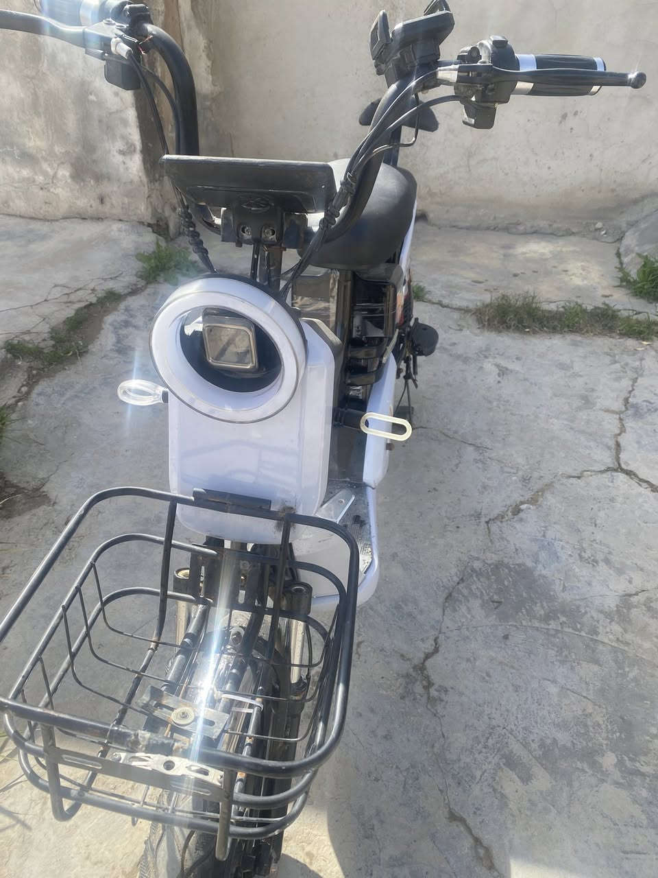 سلام عليكم دراجة شحن موديل 24كاملة مكملة اي نقص مابيهة حجم٢٤جبلي تاير لكبير بطاريات شرط عل فحص كاملة شاشة بلوتوث كارت شاشة بصمة كلهة شغالة مكاني ديالى بعقوبة سعر ب٢٤٠وبيهة مجال مكاني ديالى بعقوبة  رقم لهاتف ***********
