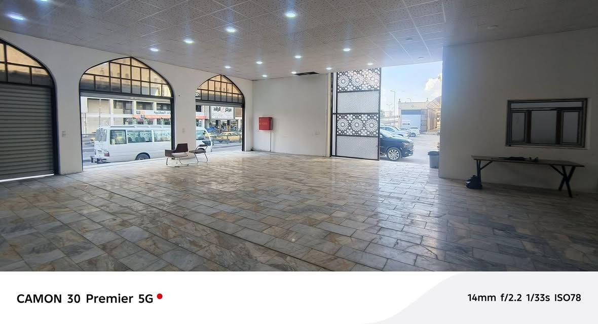 📢 فرصة استثمارية مميزة للإيجار – باب المعظم
تُعرض للإيجار قاعة تجارية بمساحة (850 متر مربع) في موقع حيوي ومهم في باب المعظم – بغداد على شارع الجمهوري مباشرة ، مناسبة لمختلف الأنشطة التجارية والاستثمارية.
✅ مميزات الموقع:
موقع حيوي قريب من الحركة التجارية
مساحة واسعة (850 م²)
وجود ساحتين وقوف مسقفات
ساحة خاصة للسيارات الكبيرة (تريلات) للتفريغ والتحميل
سهولة الوصول وحركة مستمرة للزبائن
💡 تصلح لـ:
هايبر ماركت 🛒
مقر شركة 🏢
مركز سجاد أو موكيت 🪞
مخزن تجاري كبير 📦
معرض مواد غذائية أو كهربائيات
مركز توزيع (Distribution Center)
مشروع تجاري كبير أو استثماري
📍 الموقع: باب المعظم – بغداد
📞 للاستفسار والتواصل:
***********
***********

