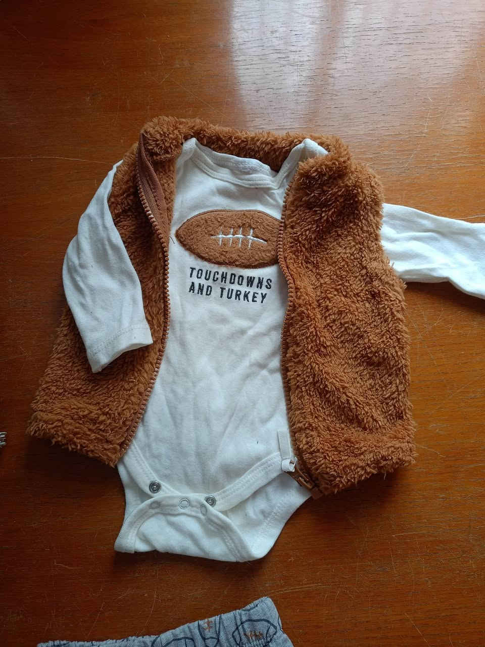 فستان بنوتي 54الى 5 سنوات ب5
فستان اسود قياس 38 ب 5 الردان جرجيت خفيف
قمصله رجالي لون نيلي قماش فول قياس ،،3XL
تراك اطفال عمر 3 اسهر ب 3 الف


**إذا كنت صاحب هذا الإعلان وتريد حذفه لأي سبب، رجاءا أرسل رسالة إلى الدعم الفني**