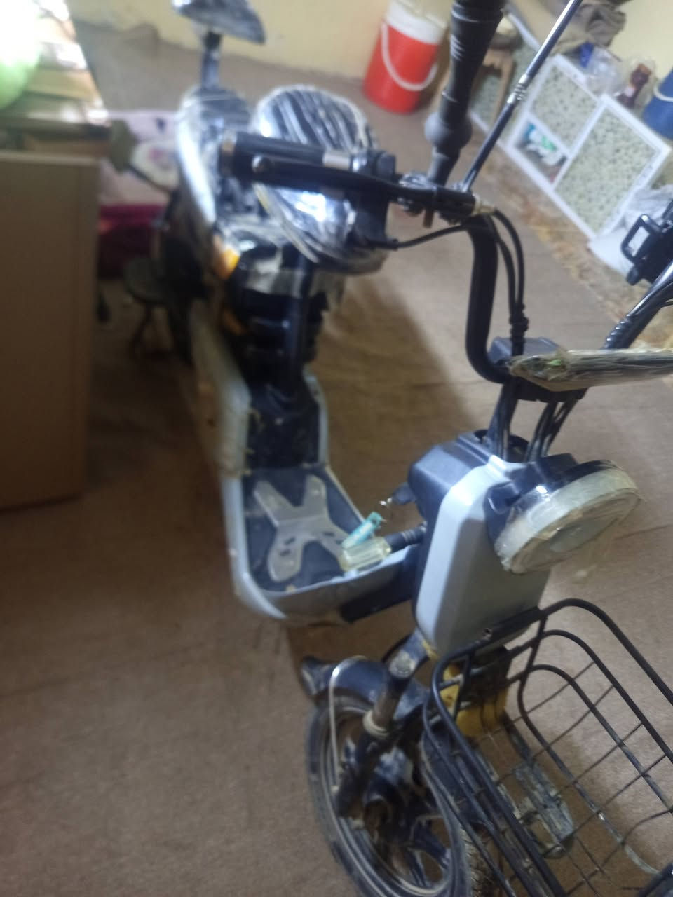 سلام عليكم باسكل شحن سعر 125 وبي مجال عنوان غالبيه سيف سعد رقم ***********
