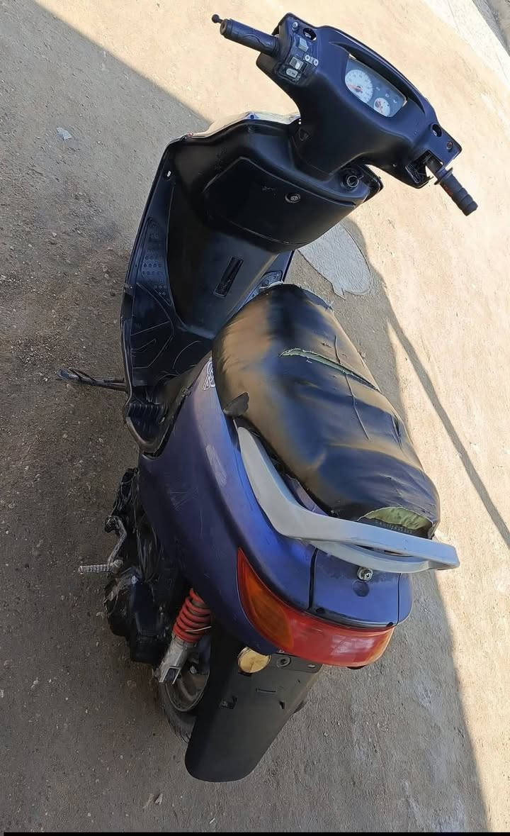 السلام عليكم
#فراشه نثـيه للبيع 

الدراجه شغاله وخير من الله 

تشتغل هندر  عوزهه تاير خلفي فقط 

بيهه كابريته اربعه كير 

 مكاني دغاره زبيد ع سعر خابرني وبيك خير وتدلل

رقمي ‏‪***********‬‏
