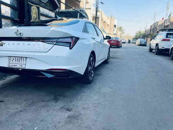 السلام عليكم هونداي النترا 2022 سيارة جديدة فول مواصفات 
بصمة
فتحة
تشغيل عن بعد 
داخل ابيض 
مكينة 2000 
كير AT 
وبقية المواصفات المعروفة السيارة بعدها بضمان شركة هونداي مكفولة من صبغ وتبديل وبارد بغداد باسمي ماشيه 42 حقيقي ع ايدي سعرها (180) وللمعلومات اكثر الاتصال على الرقم (***********)
