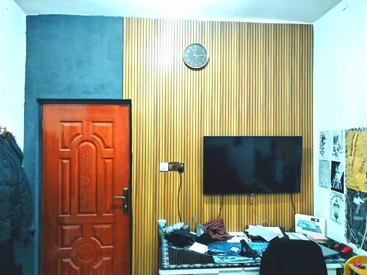 بيت بحي الصدر قرب فلكة الساعة بناء 2020 المساحة 136 حقيقي  الشارع الي بظهر فرح مول  بالضبط 
طابقين 
الطابق الاول براني ومطبخ وهول وغرفتين وصحيات وتهويات اثنين وطارمة صغيرة 

الطابق الثاني غرفتين وصحيات وبيتونه كاملات 
اضافة الى باقي المساحة مبني فوكهه قاعة جبيرة واصلة للسكف تصلح تصير شقة معزولة عن البيت للاستثمار
السعر 175 مليون 
للاستفسار واتساب 
***********
