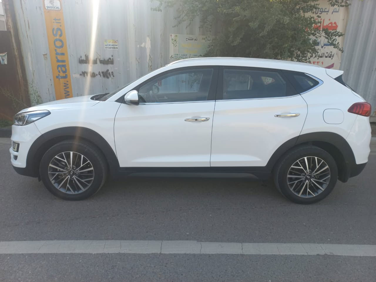 السلام عليكم ...
توسان خليجي موديل ١٩ ماشية ١٠٥ الف كم مكفولة من الصبغ بيها بارد بالبنيد بالكصة فوك العلامة وبيها حالوبات ناعمات بالقمارة والبنيد فقط بالسونر تبين بالعين ما واضحات .
مواصفات السيارة ....
٥ عدسات . كشن كهرباء . كراسي جلد مشمشي وبيجي . داخل صاج . تبريد قطعتين . مري شفط . اشاير مري . لد امامي نهاري . داش كام تسجيل وتصوير امامي وخلفي . 
السعر ١٨٤ ورقة بيها مجال مكانها بغداد *********** . تحياتي للجميع
