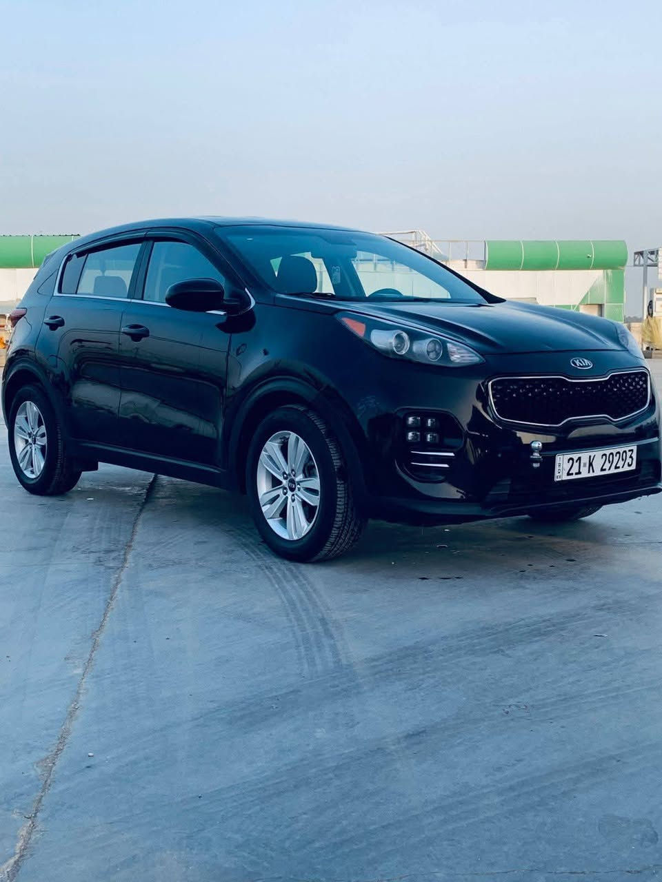 للبيع سبورتج موديل 2017  وارد أمريكي محرك 2400/ GDI الضرر فقط جاملغ أمامي صور سونار  مرفق بالمنشور شوفهن وتصل/ هزة ورقام جدد بسمي سنويه / سيارة جديدة مال بيت سيارة / السعر 132 مجال قليل مكانه قضاء الصويرة قرب المستشفى اتصال/ ***********/
